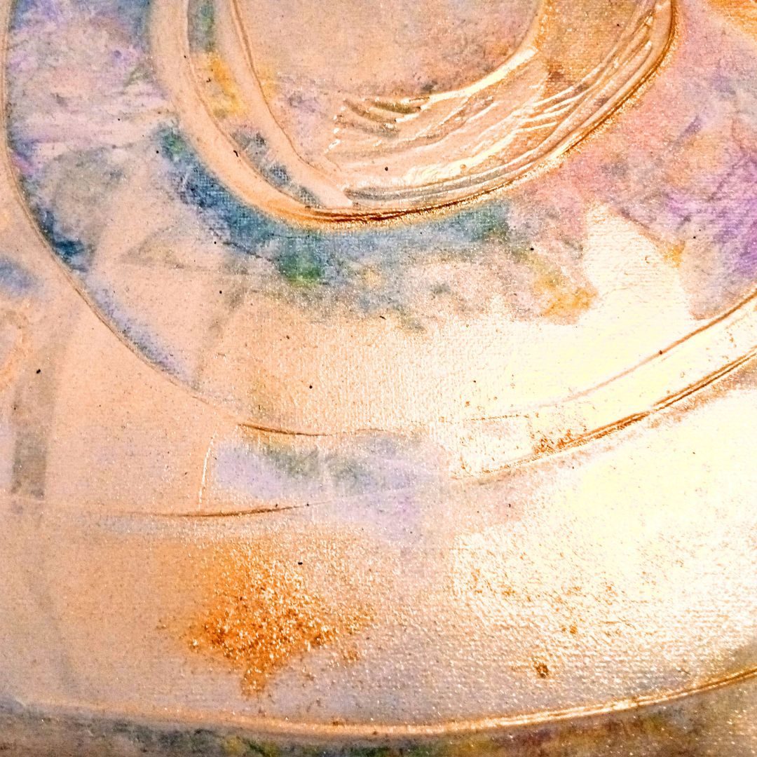 Clarté et alignement : une œuvre créée pour symboliser la décision juste. Décisions rapides et fiables : les bénéfices pour les entreprises. Tableau doré symbolisant la clarté et la dynamique d'une bonne décision.